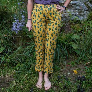 Modcloth "Treasured Perspective" Cropped Cactus Pants